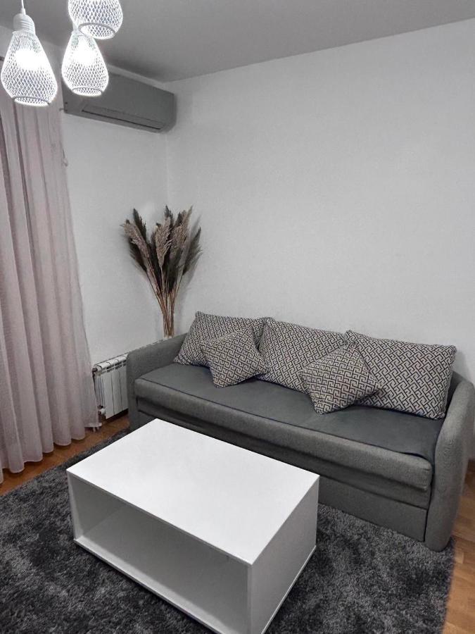 Apartments Empire - Adora Flatiron Skopje Buitenkant foto